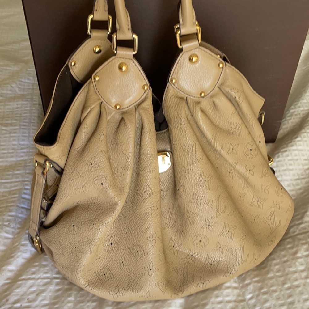 Louis Vuitton Mahina Poudre perforated Monogram